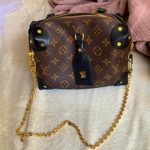 Louis Vuitton petite Malle souple mini bag! Doesn’t come with strap.